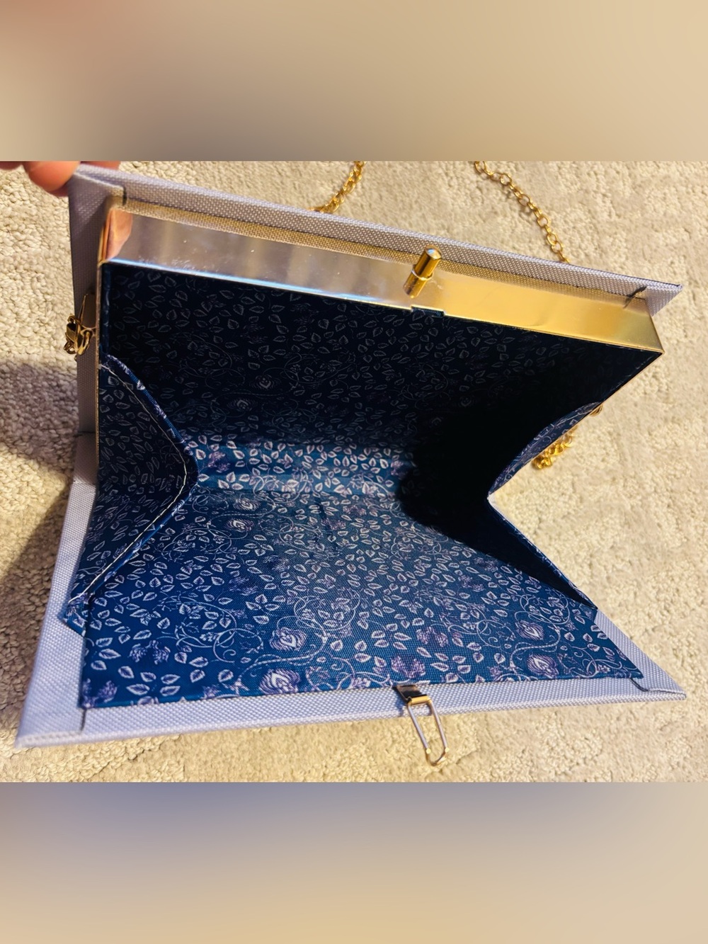 LET THEM EAT CAKE - VANITY FAIR BOOK PURSE - Picture 5 of 12